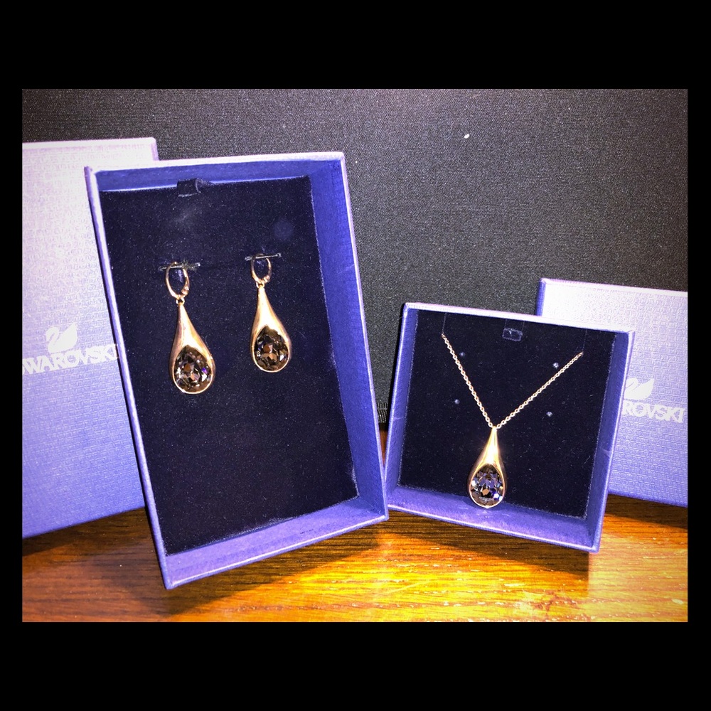Swarovski Drop Necklace and Earrings Set